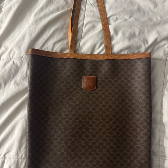 AUTHENTIC CELINE TOTE SHOULDER BAG! - Picture 2 of 6